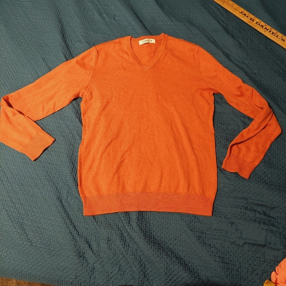Old Navy Men's V-Neck Sweater in  Orange - Picture 3 of 4